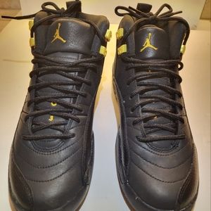 AIR JORDAN 12 RETRO Size 6 big boys
